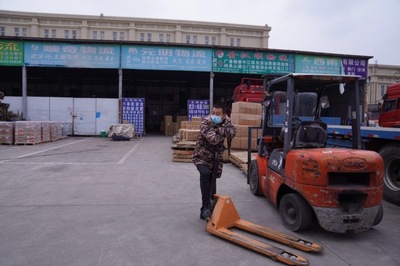 此刻中国|武汉批发店主网络带货 “云开市”推动贸易正常化