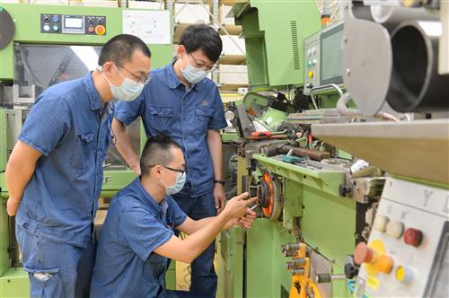 湖北中烟武汉卷烟厂实施 青苗计划 加快青年员工培养步伐